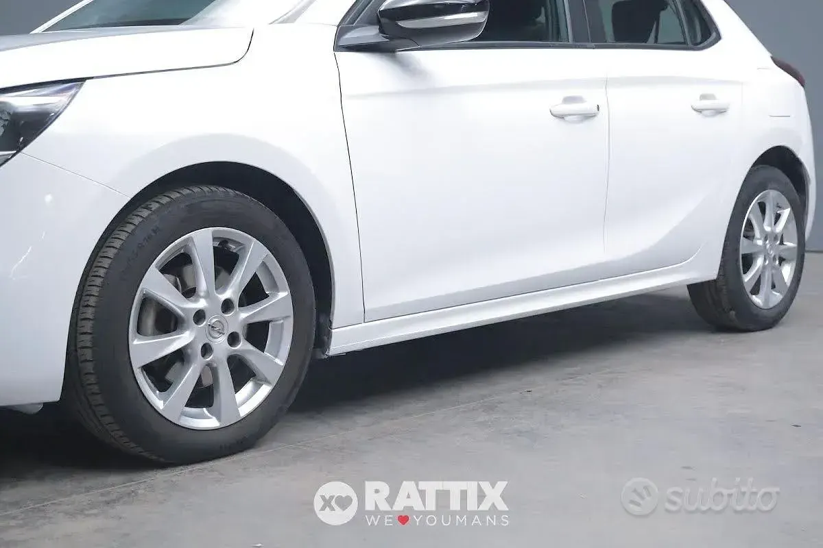 Usata Opel Corsa Edition 101 CV (74 kW) 2022 Jade white Utilitaria