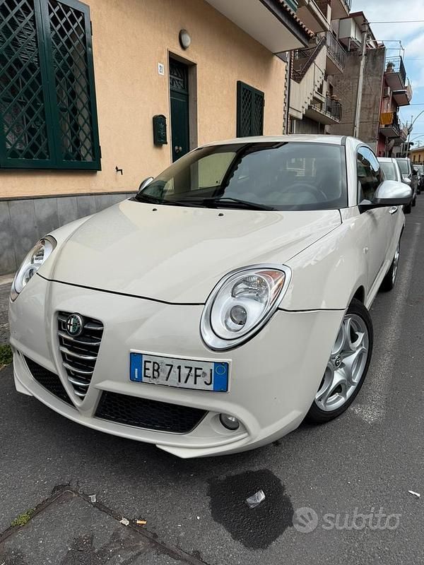 Bianco Usata 2010 Alfa Romeo MiTo Due volumi | 3500 € (Ottimo prezzo) - Immagine 1/4