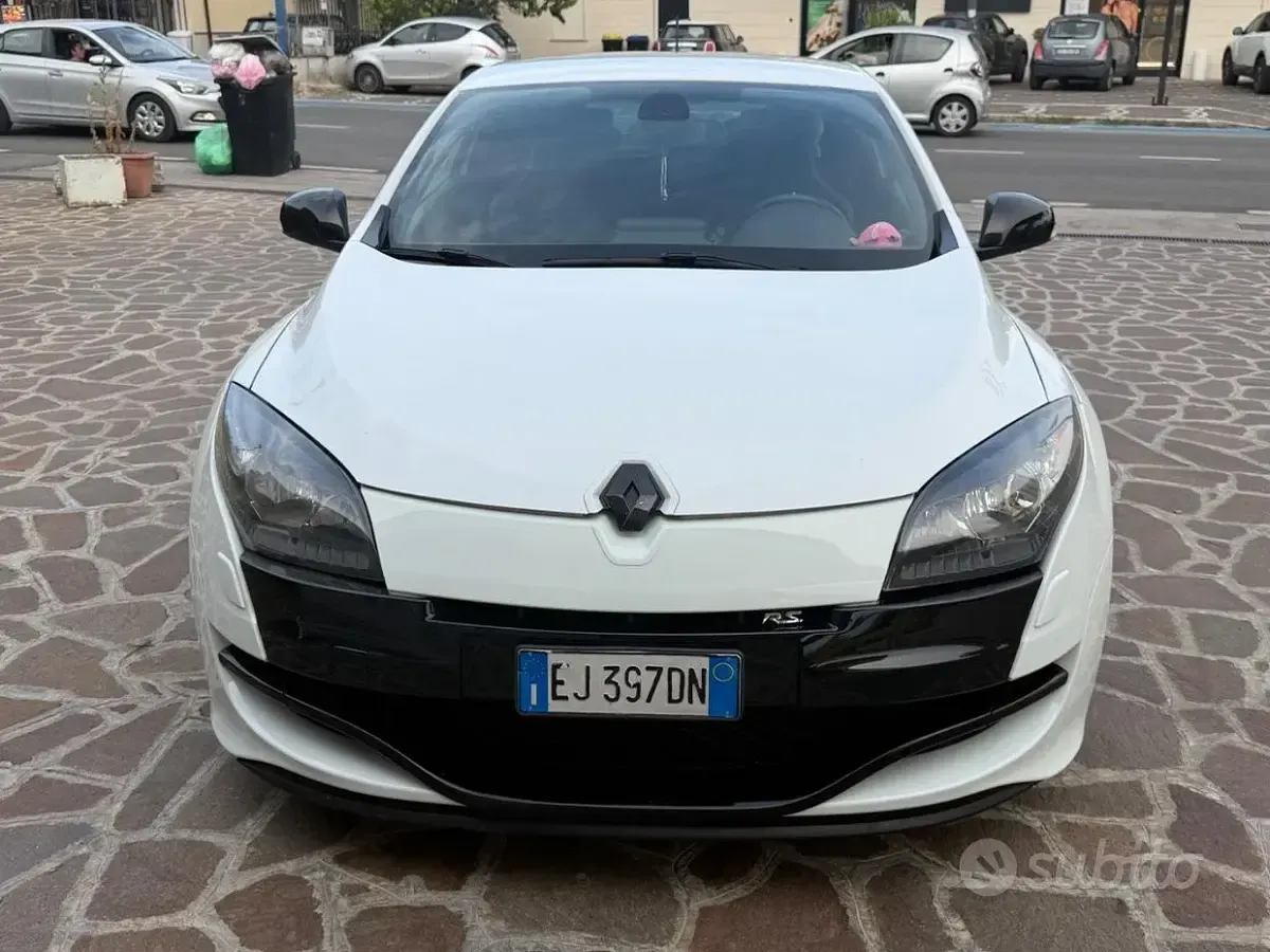 Usata Renault Mégane Coupé R.S. 250 CV (183 kW) 2011 Bianco Coupé