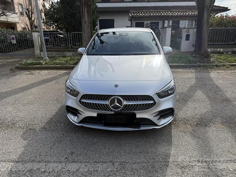 Usata Mercedes B180 AMG 116 CV (85 kW) 2020 Grigio Monovolume
