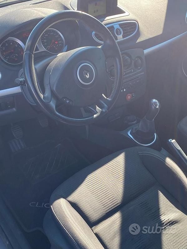 Usata Renault Clio II 2010 Grigio Utilitaria