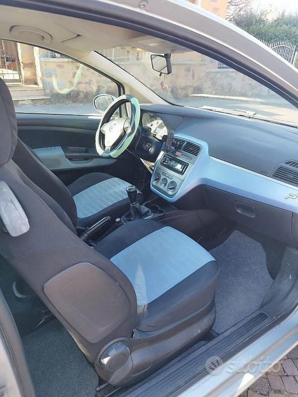 Usata Fiat Grande Punto 2006 Grigio Utilitaria