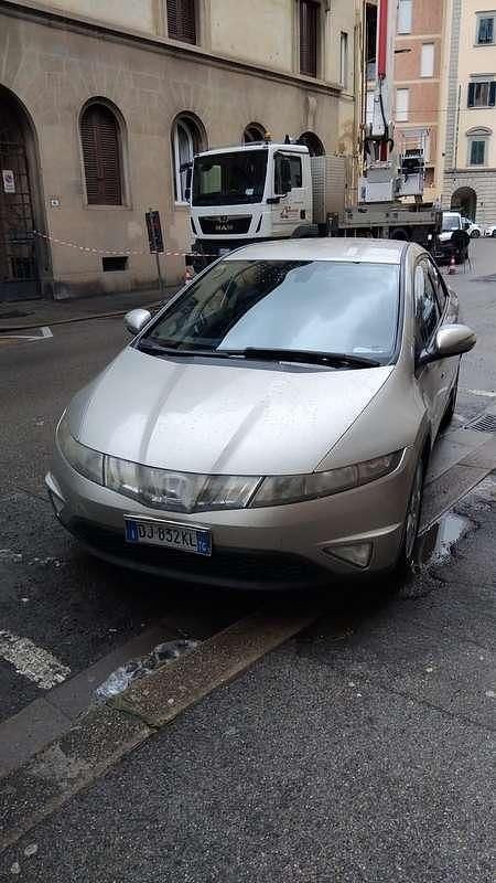 Usata Honda Civic 140 CV (102 kW) 2007 Argento
