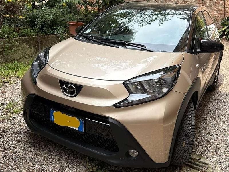 Usata Toyota Aygo X 72 CV (52 kW) 2024 Bronzo SUV