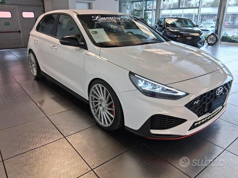 Usata Hyundai i30 280 CV (205 kW) 2024 Bianco Berlina