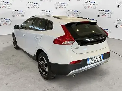 Usata Volvo V40 Business Edition 120 CV (88 kW) 2019 Bianco Utilitaria