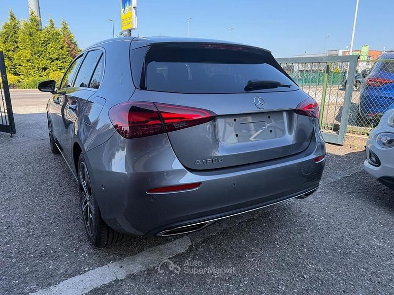 Nuova Mercedes A180 Advanced 116 CV (85 kW) 2026 Gray Berlina