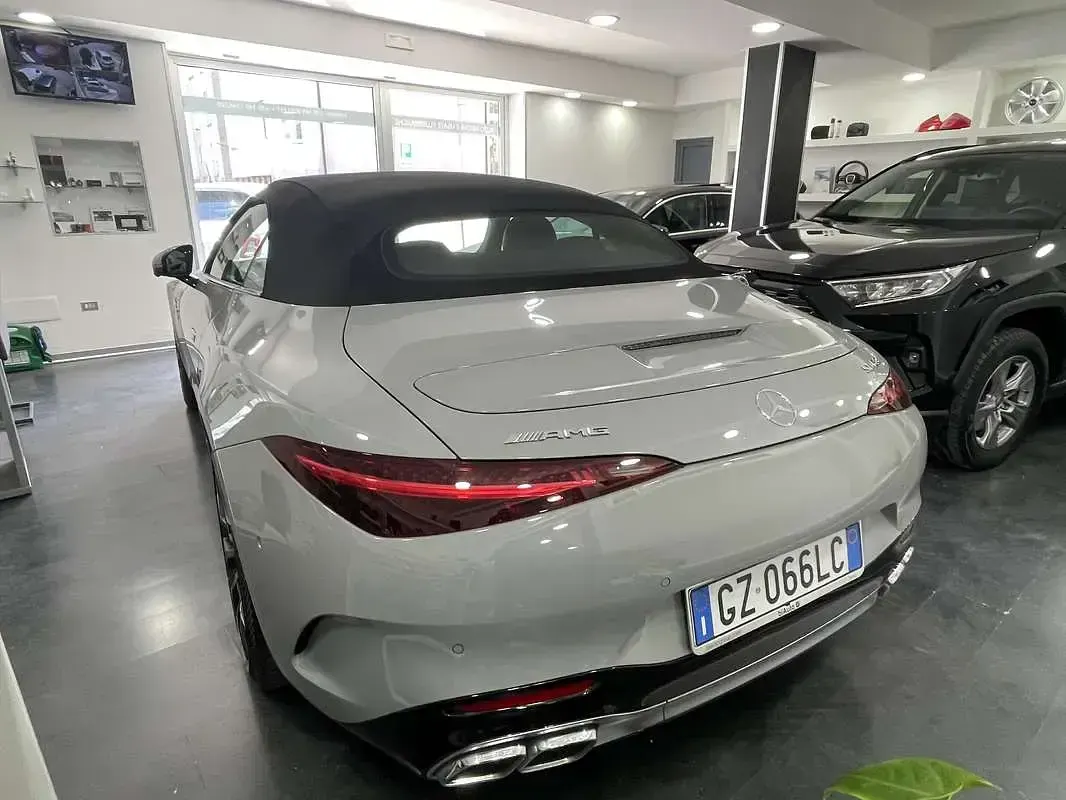 Usata Mercedes SL63 AMG AMG Line Premium Plus 585 CV (430 kW) 2025 Grigio Cabrio
