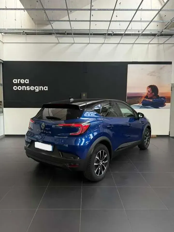 Usata Renault Captur Techno 101 CV (74 kW) 2025 Blu iron SUV