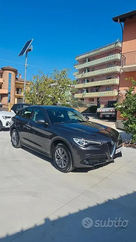 Usata Alfa Romeo Stelvio 190 CV (139 kW) 2021 Grigio SUV