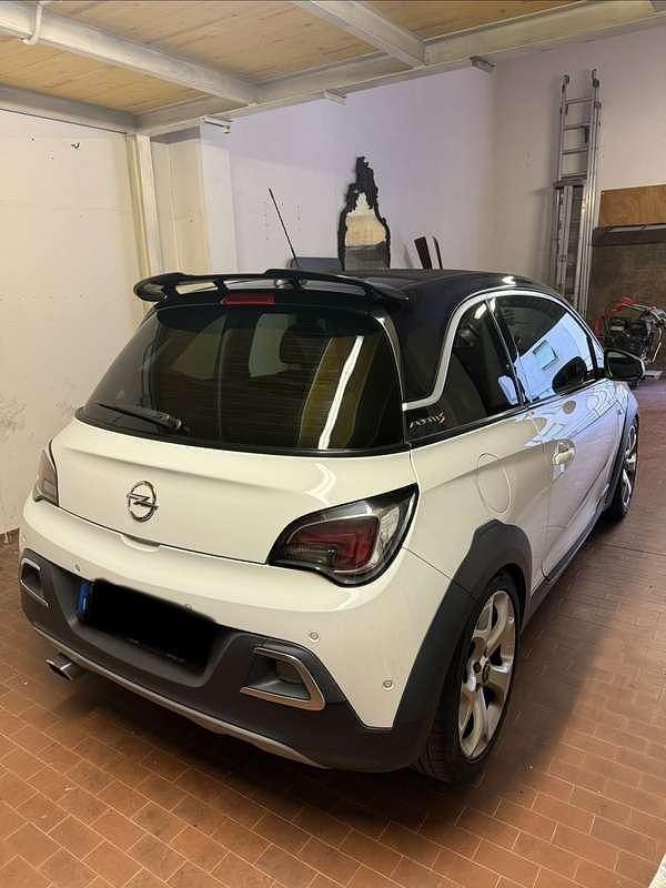 Usata Opel Adam Rocks S 150 CV (110 kW) 2017 Utilitaria