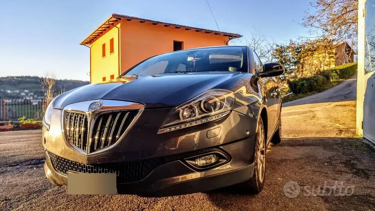 Usata Lancia Delta 120 CV (88 kW) 2010 Utilitaria