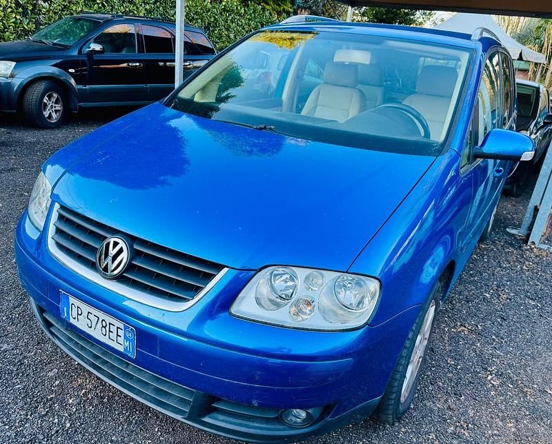 Usata VW Touran 140 CV (102 kW) 2004 Blu Monovolume