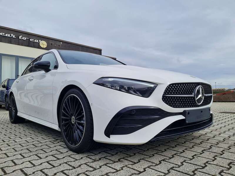 Bianco Usata 2023 Mercedes A200 Premium Tre volumi | 35.900 € (Molto cara) - Immagine 1/4