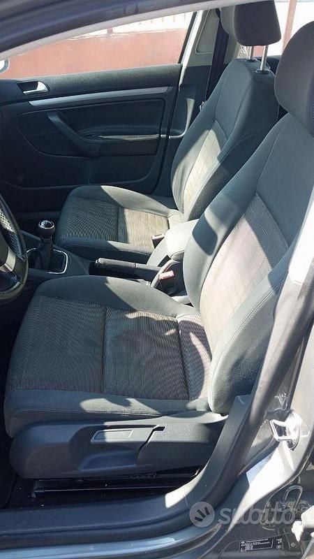 Usata VW Golf V 105 CV (77 kW) 2007 Berlina