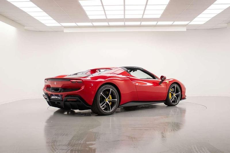 Nuova Ferrari 296 663 CV (487 kW) 2025 Rosso corsa Cabrio
