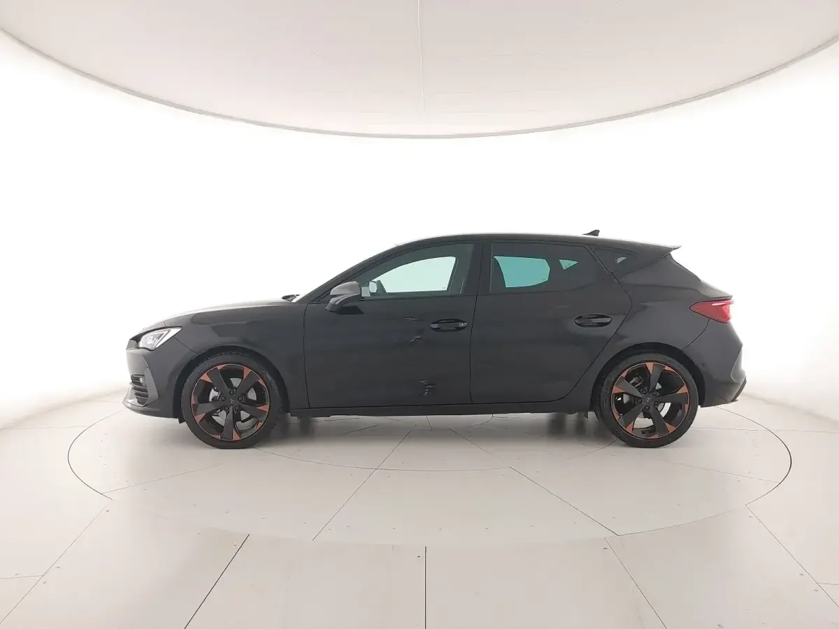 Usata Cupra Leon 150 CV (110 kW) 2023 Nero midnight Berlina