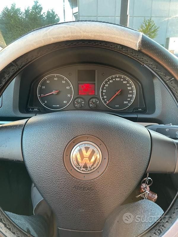 Usata VW Golf V 115 CV (84 kW) 2005 Nero Utilitaria