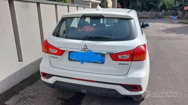 Usata Mitsubishi ASX 117 CV (86 kW) 2018 Bianco SUV