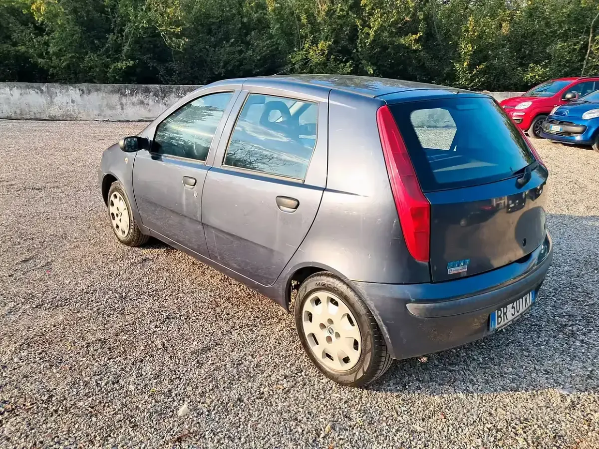 Usata Fiat Punto 60 CV (44 kW) 2001 Grigio Utilitaria