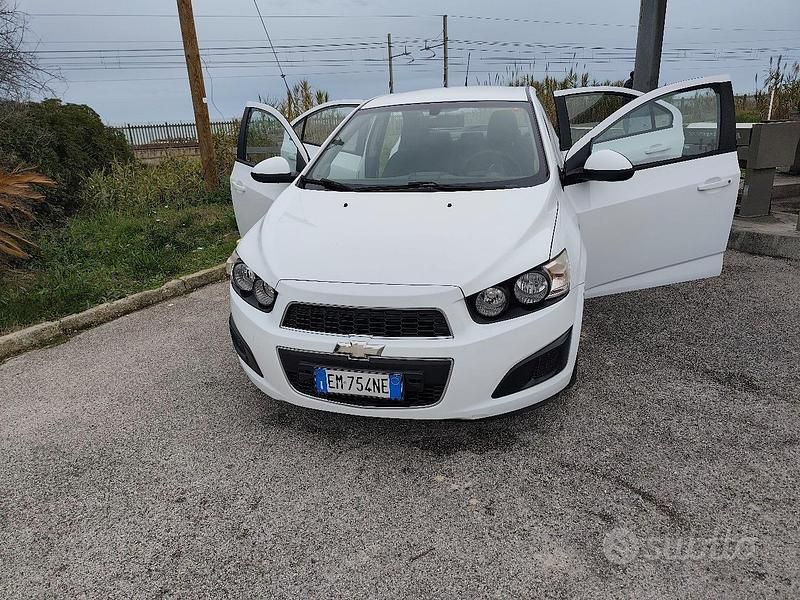 Usata Chevrolet Aveo 75 CV (55 kW) 2012 Bianco Berlina