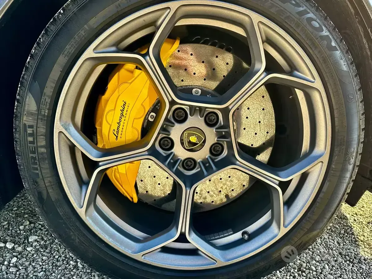 Usata Lamborghini Urus 666 CV (489 kW) 2023 SUV
