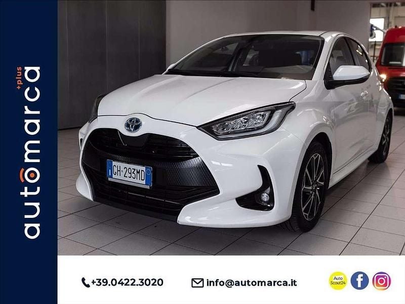 Usata Toyota Yaris Hybrid Business Edition 116 CV (85 kW) 2022 Bianco Berlina