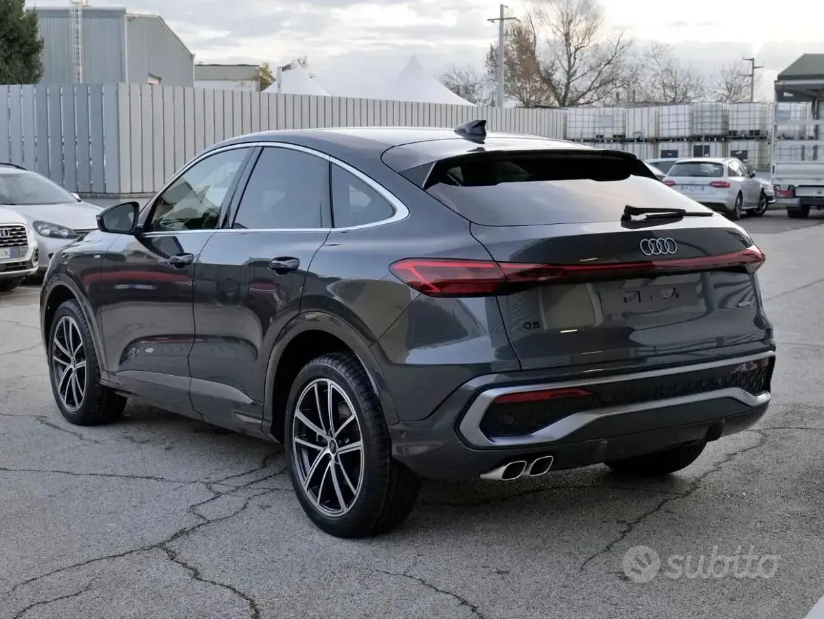 Nuova Audi Q5 Sportback Ambiente 204 CV (150 kW) 2026 Grigio SUV