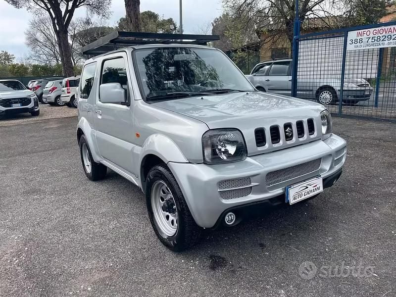 Usata Suzuki Jimny 86 CV (63 kW) 2012 Grigio SUV