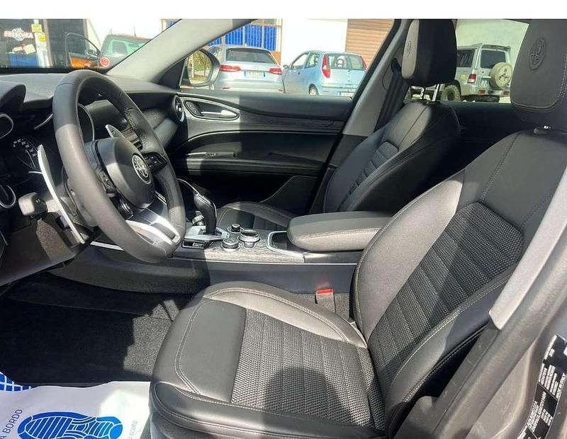 Usata Alfa Romeo Stelvio Business 160 CV (117 kW) 2021 Grigio SUV