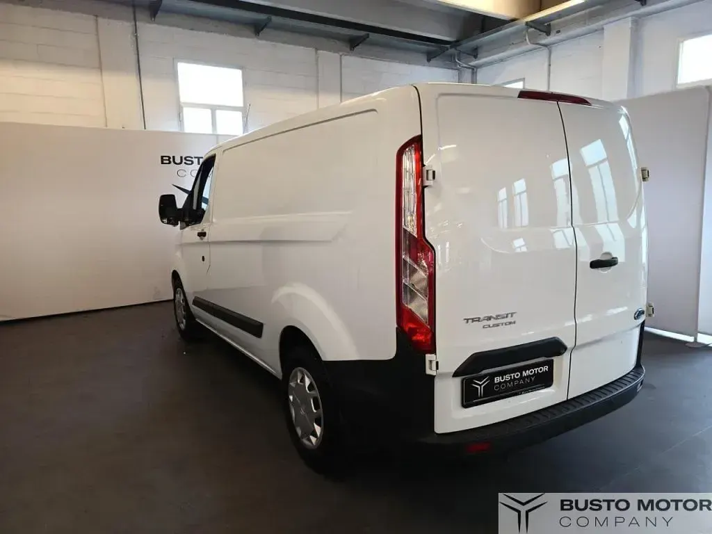 Usata Ford Transit Custom Titanium 131 CV (96 kW) 2018 Bianco / pastello Berlina