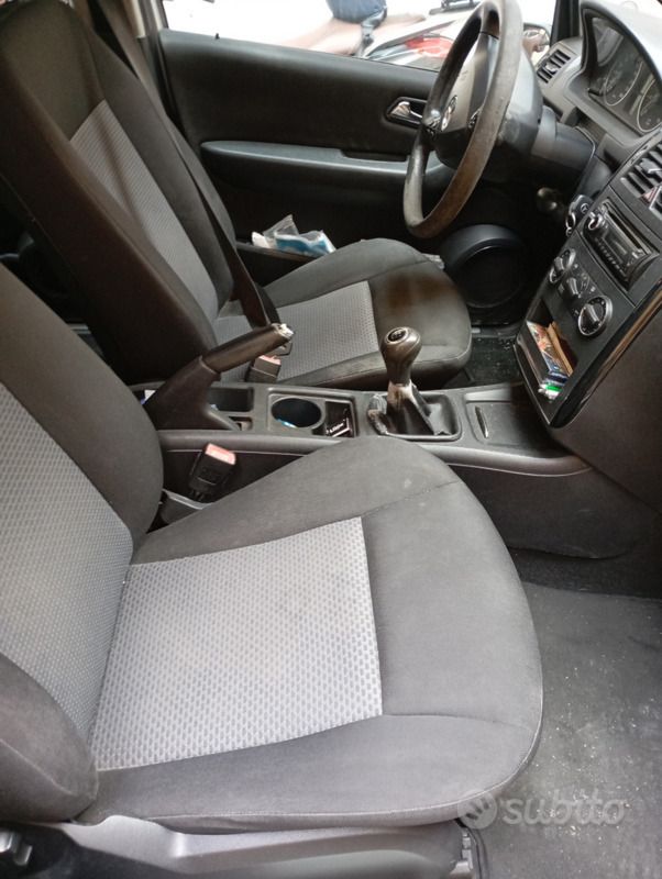 Grigio Usata 2006 Mercedes A170 Tre volumi | 1800 € (Super prezzo) - Immagine 1/4