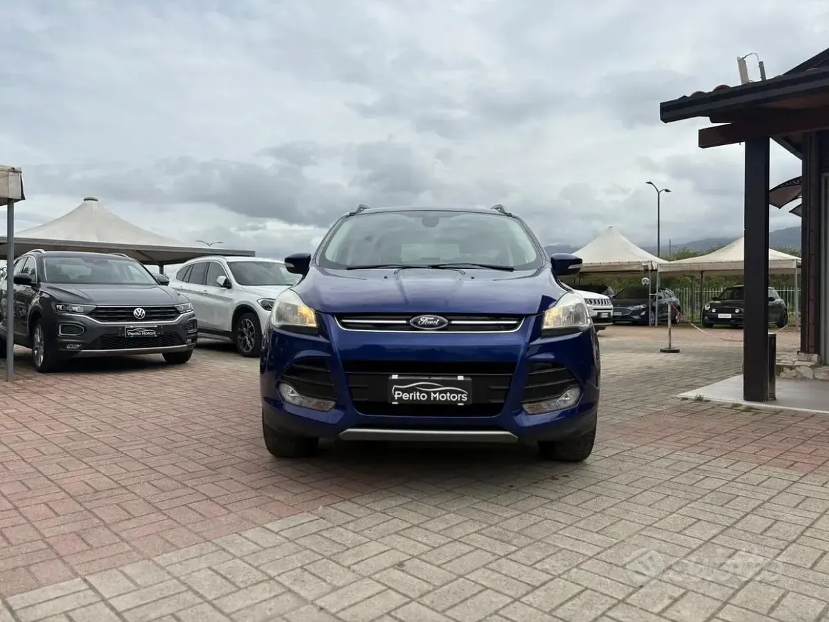 Usata Ford Kuga Titanium 140 CV (102 kW) 2015 Bluazzurro SUV
