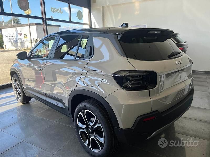 Nuova Jeep Avenger Summit 100 CV (73 kW) 2025 Grigio SUV