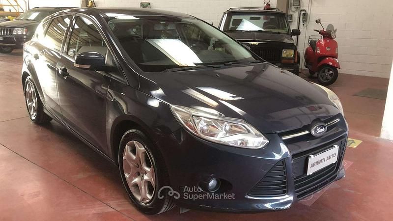 Usata Ford Focus 120 CV (88 kW) 2012 Grigio Berlina