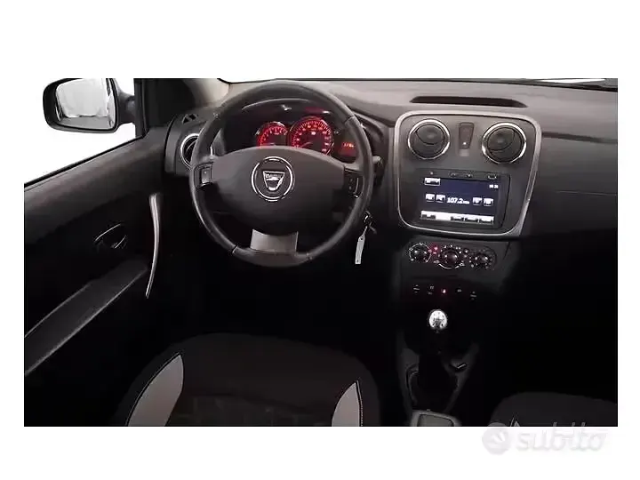 Usata Dacia Sandero Stepway 90 CV (66 kW) 2014 Nero Berlina