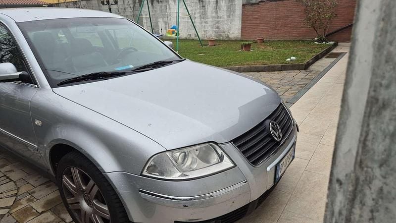Usata VW Passat Highline 150 CV (110 kW) 2001 Grigio Berlina