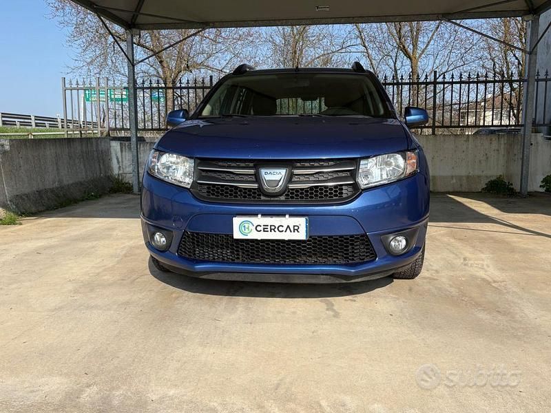 Usata Dacia Logan Ambiance 75 CV (55 kW) 2015 Blu Monovolume