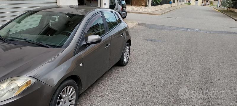 Usata Fiat Bravo 105 CV (77 kW) 2008 Grigio Utilitaria