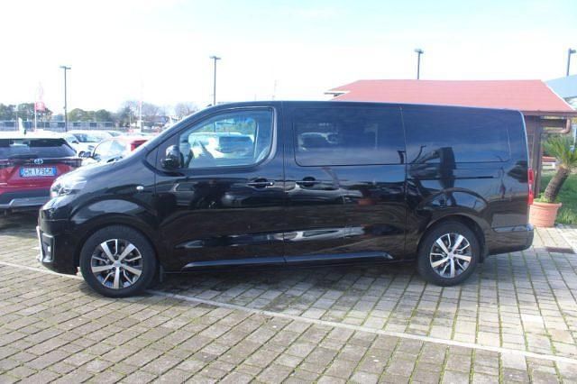 Usata Toyota Proace Verso Luxury 180 CV (132 kW) 2022 Vari colori Station wagon