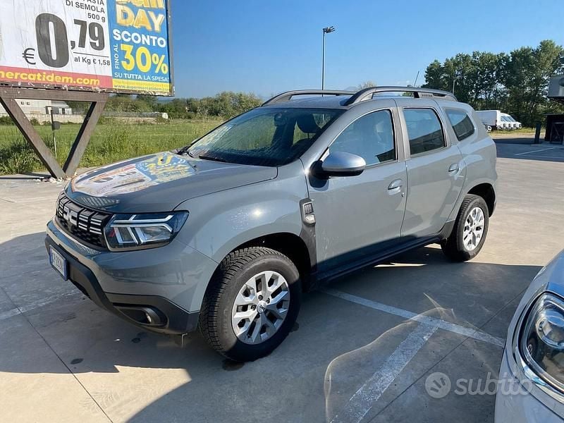 Begagnad Dacia Duster Comfort 116 HK (85 kW) 2023 Grå SUV