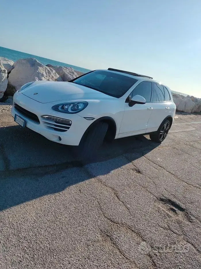 Usata Porsche Cayenne 245 CV (180 kW) 2012 Bianco SUV
