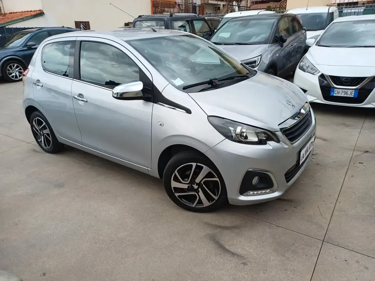Usata Peugeot 108 Allure 69 CV (50 kW) 2019 Grigio Berlina