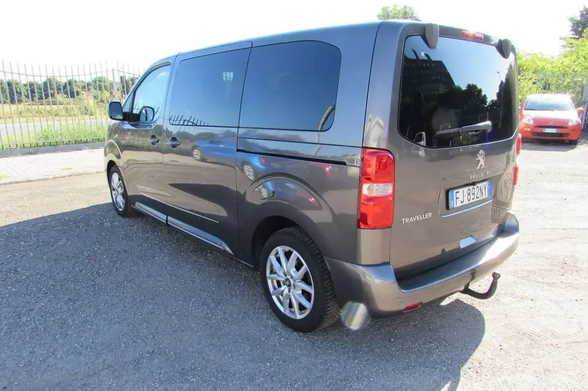 Usata Peugeot Traveller Allure 150 CV (110 kW) 2017 Grigio Monovolume