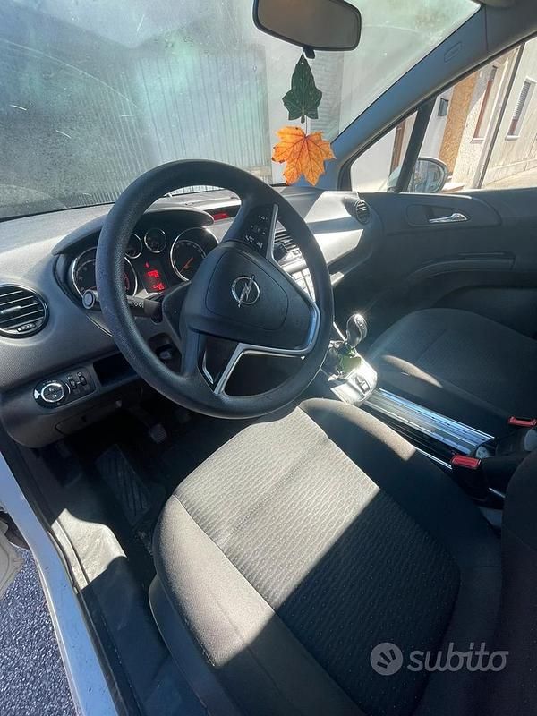 Usata Opel Meriva Cosmo 120 CV (88 kW) 2017 Bianco Monovolume