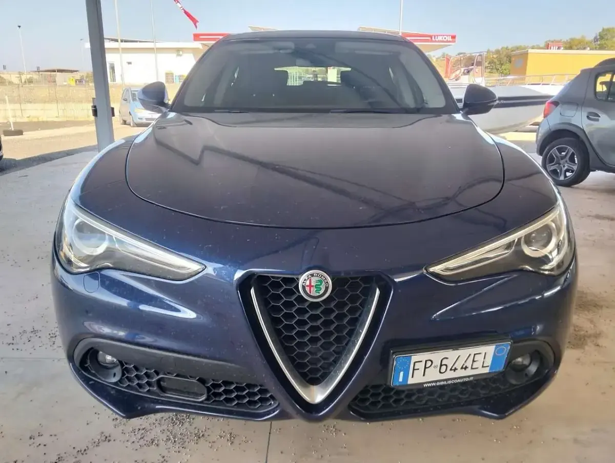 Usata Alfa Romeo Stelvio Executive 179 CV (131 kW) 2018 Bluazzurro SUV