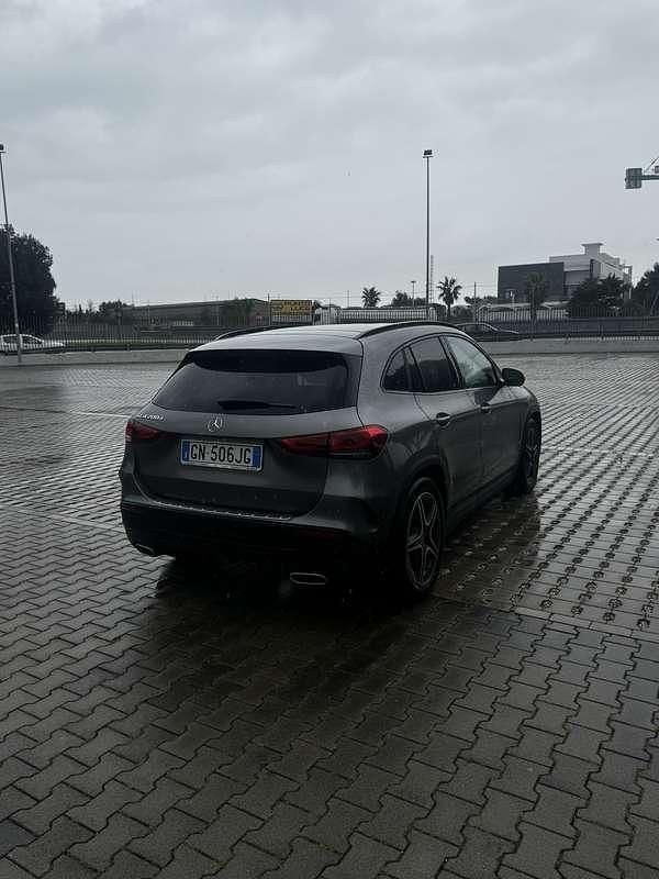 Usata Mercedes GLA200 Premium 150 CV (110 kW) 2023 Grigio SUV