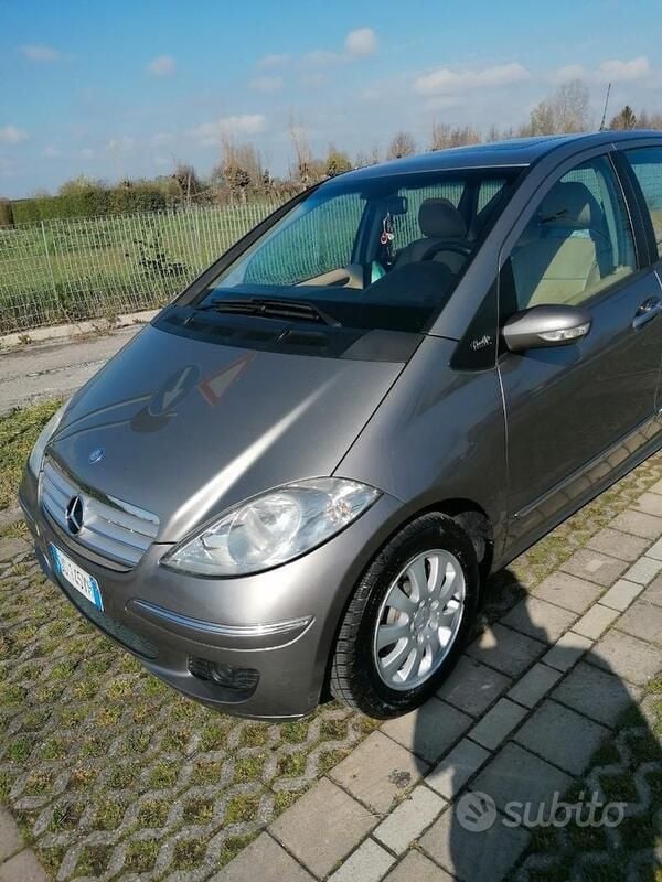 Marrone Usata 2006 Mercedes A200 Utilitaria | 3000 € (Buon prezzo) - Immagine 1/4