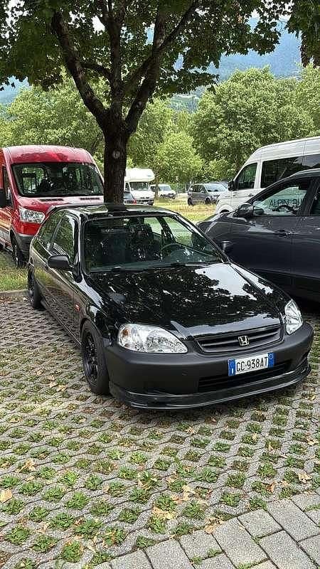 Usata Honda Civic 252 CV (185 kW) 1999 Berlina