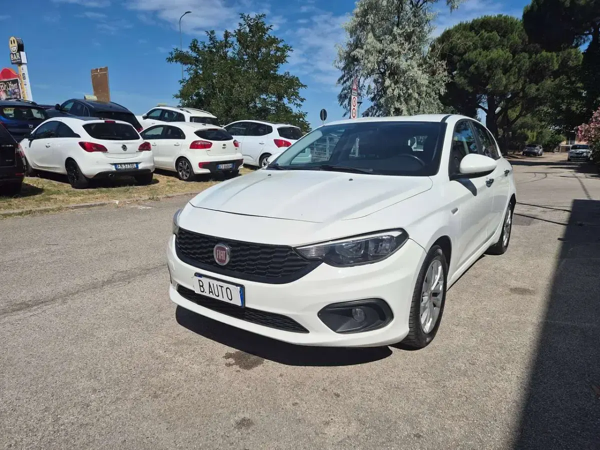 Usata Fiat Tipo Lounge 95 CV (69 kW) 2017 Bianco Berlina